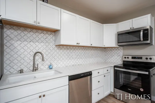 $309,900 | 6048 Stewart Woods Drive, Delton, MI 49046