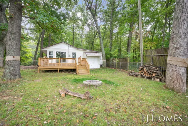 $309,900 | 6048 Stewart Woods Drive, Delton, MI 49046