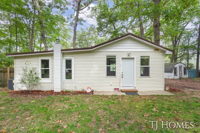 $309,900 | 6048 Stewart Woods Drive, Delton, MI 49046