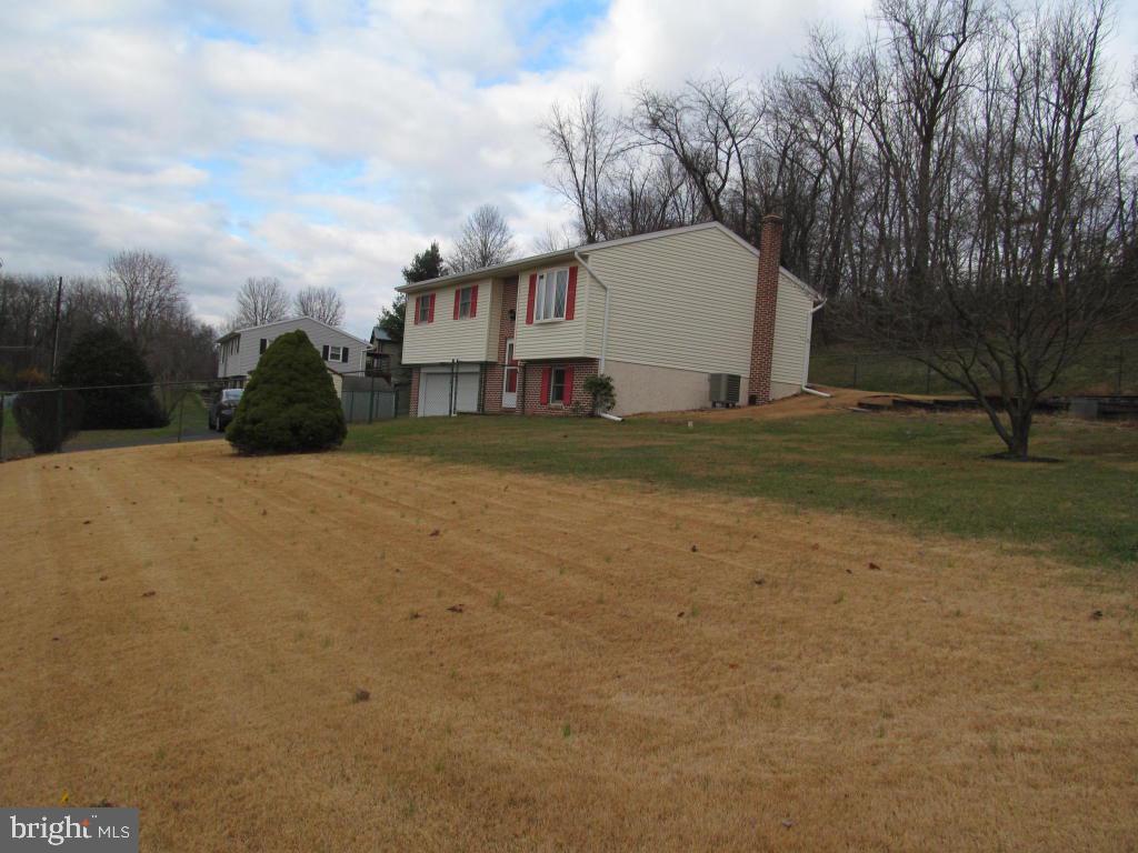 717 White Oak Road Manheim, PA 17545 - Photo 2 of 32