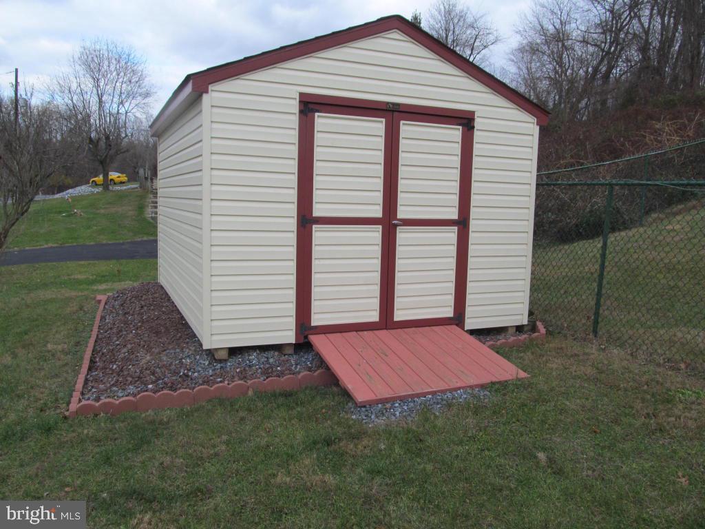 717 White Oak Road Manheim, PA 17545 - Photo 31 of 32
