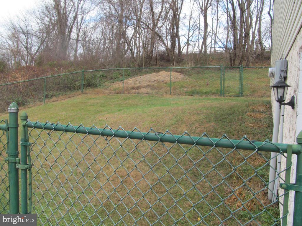 717 White Oak Road Manheim, PA 17545 - Photo 9 of 32