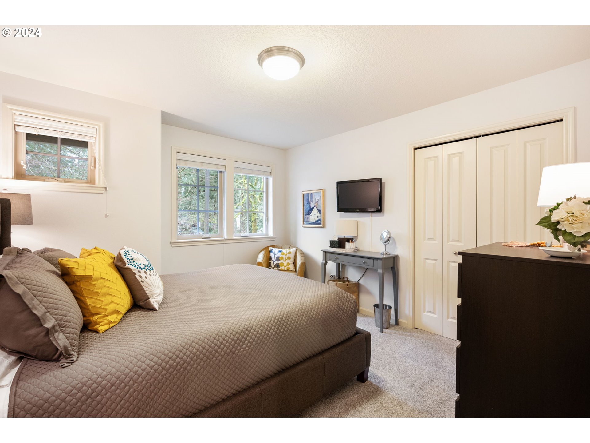 4575 Oakridge Road Lake Oswego, OR 97035 - Photo 25 of 34 Bedroom