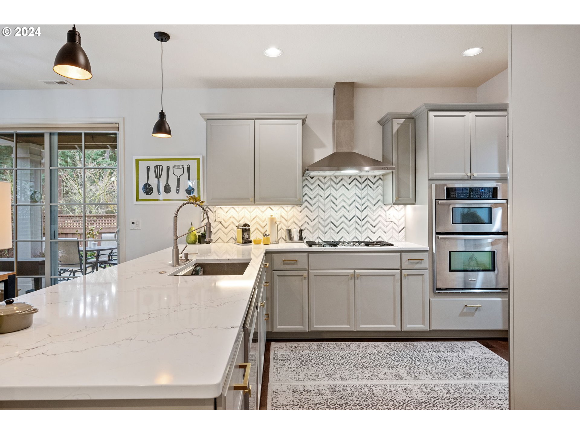 4575 Oakridge Road Lake Oswego, OR 97035 - Photo 10 of 34 Kitchen