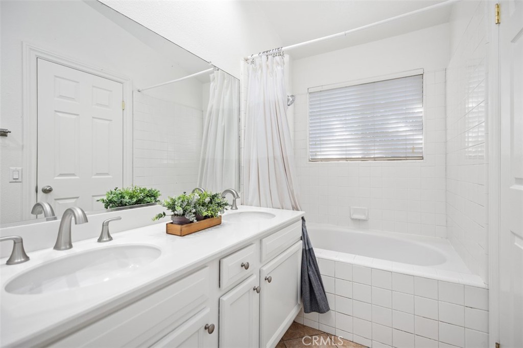 288 Pasto Rico Rancho Santa Margarita, CA 92688 - Photo 17 of 29 Primary Bathroom
