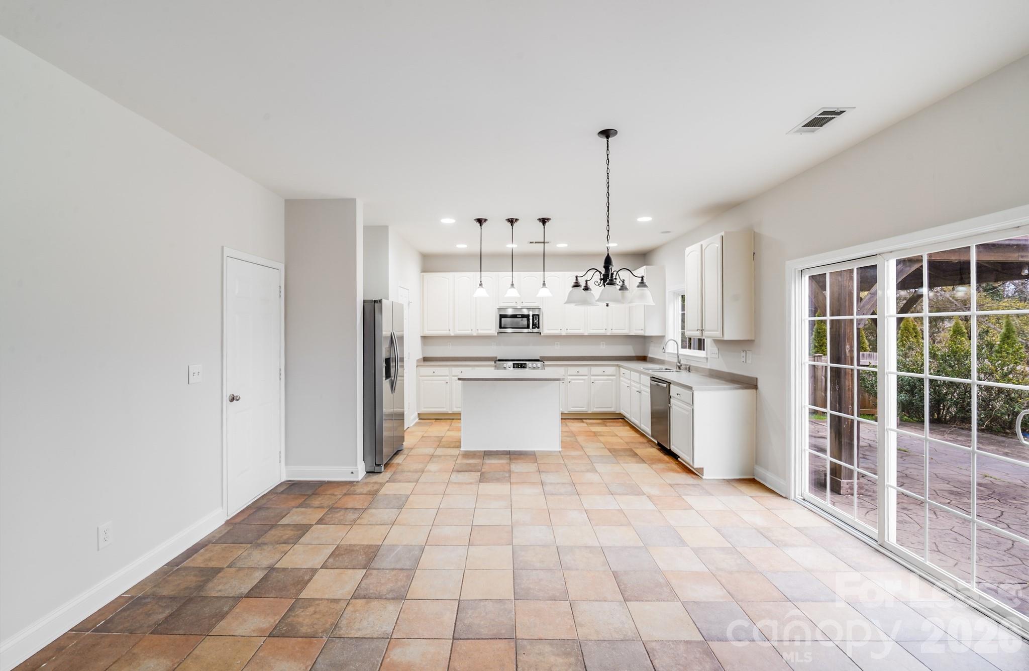 9710 Rocky Ford Road Charlotte, NC 28269 - Photo 13 of 33