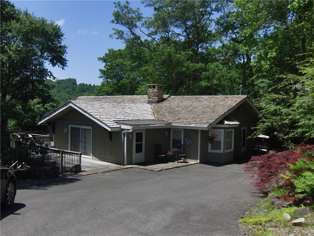 196 Oak Street Boone, NC 28607 - Photo 3 of 38 Gallery Image 3