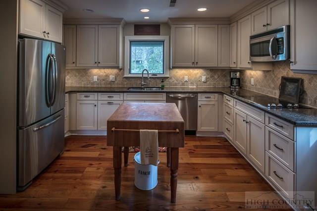196 Oak Street Boone, NC 28607 - Photo 9 of 38 Gallery Image 9