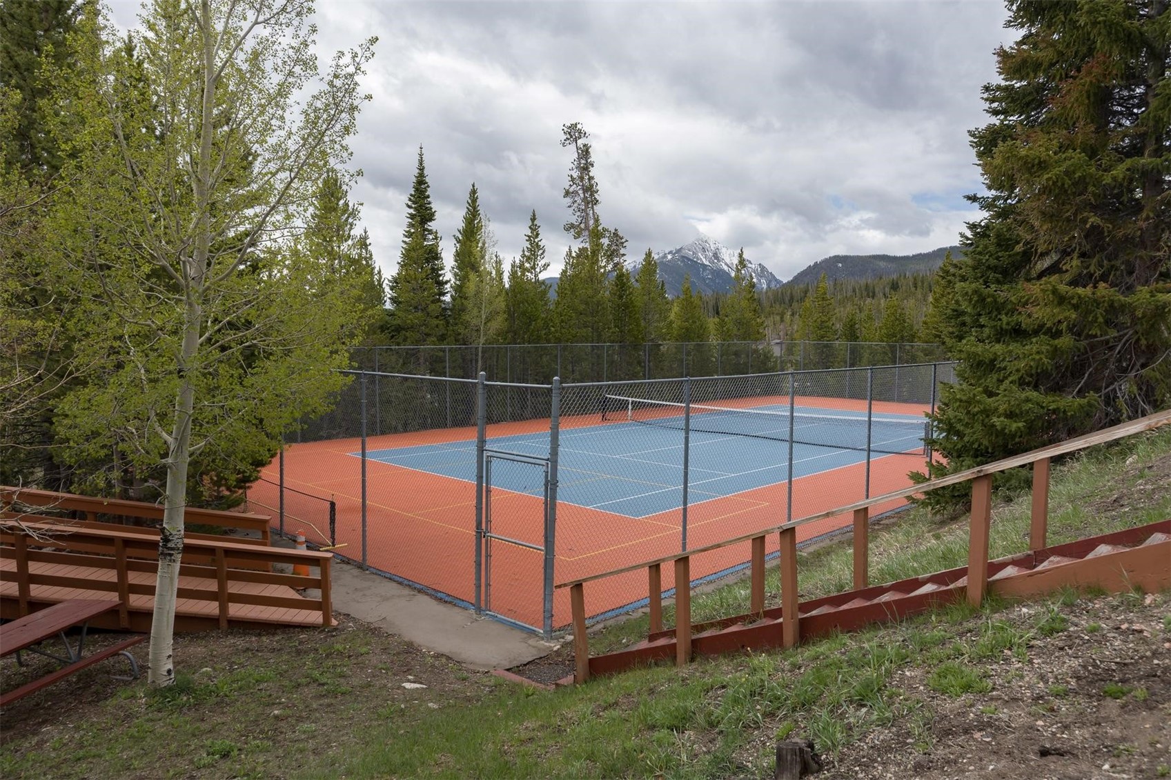 91100 Ryan Gulch Road, Unit 91105 Silverthorne, CO 80498 - Photo 39 of 49 a view of a backyard