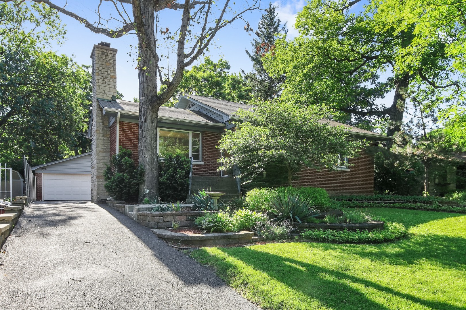 418 East Ravine Street Willow Springs, IL 60480 - Photo 1 of 17
