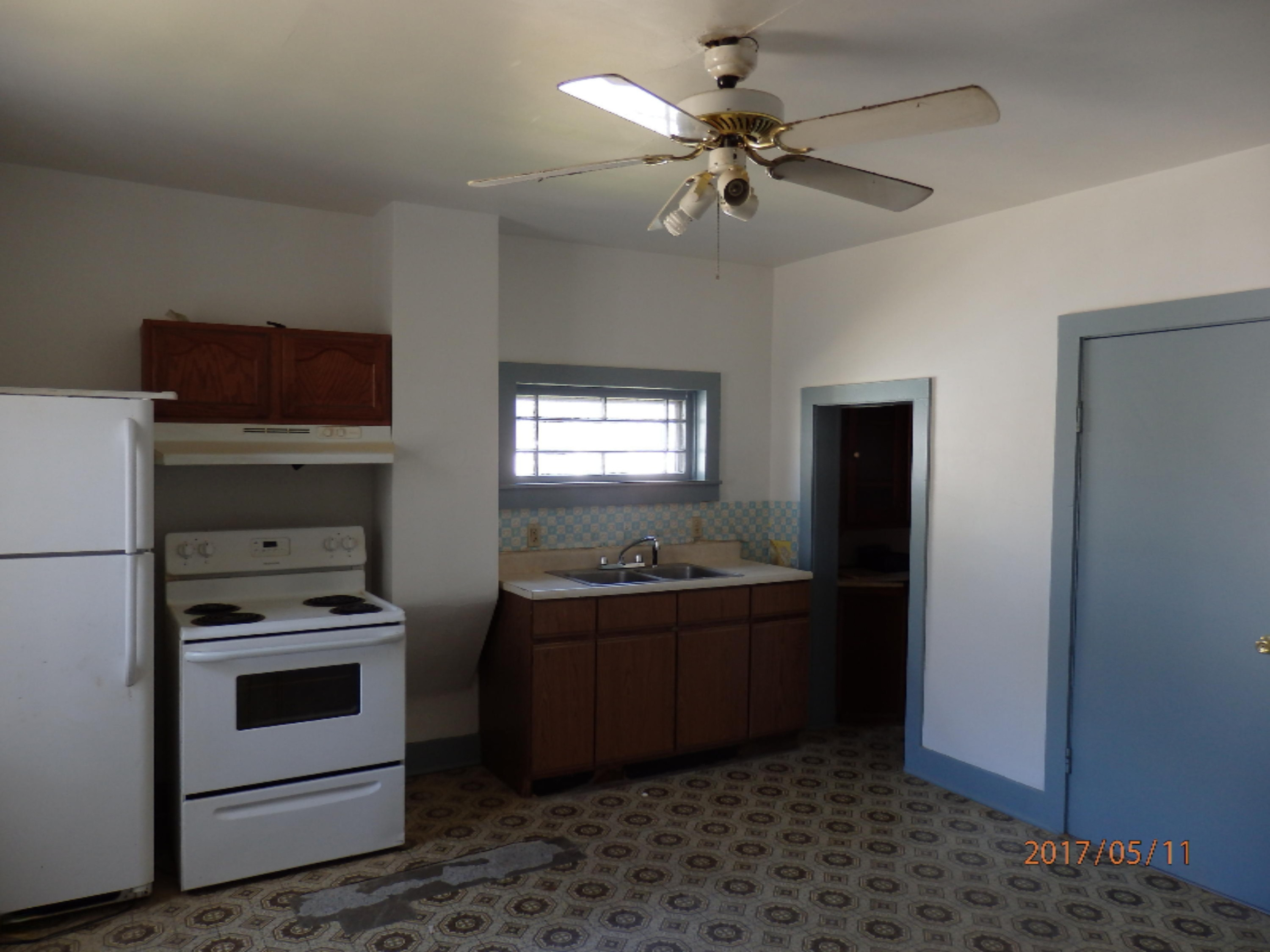 523 Ramsdell Street Manistee, MI 49660 - Photo 5 of 16 P5110274