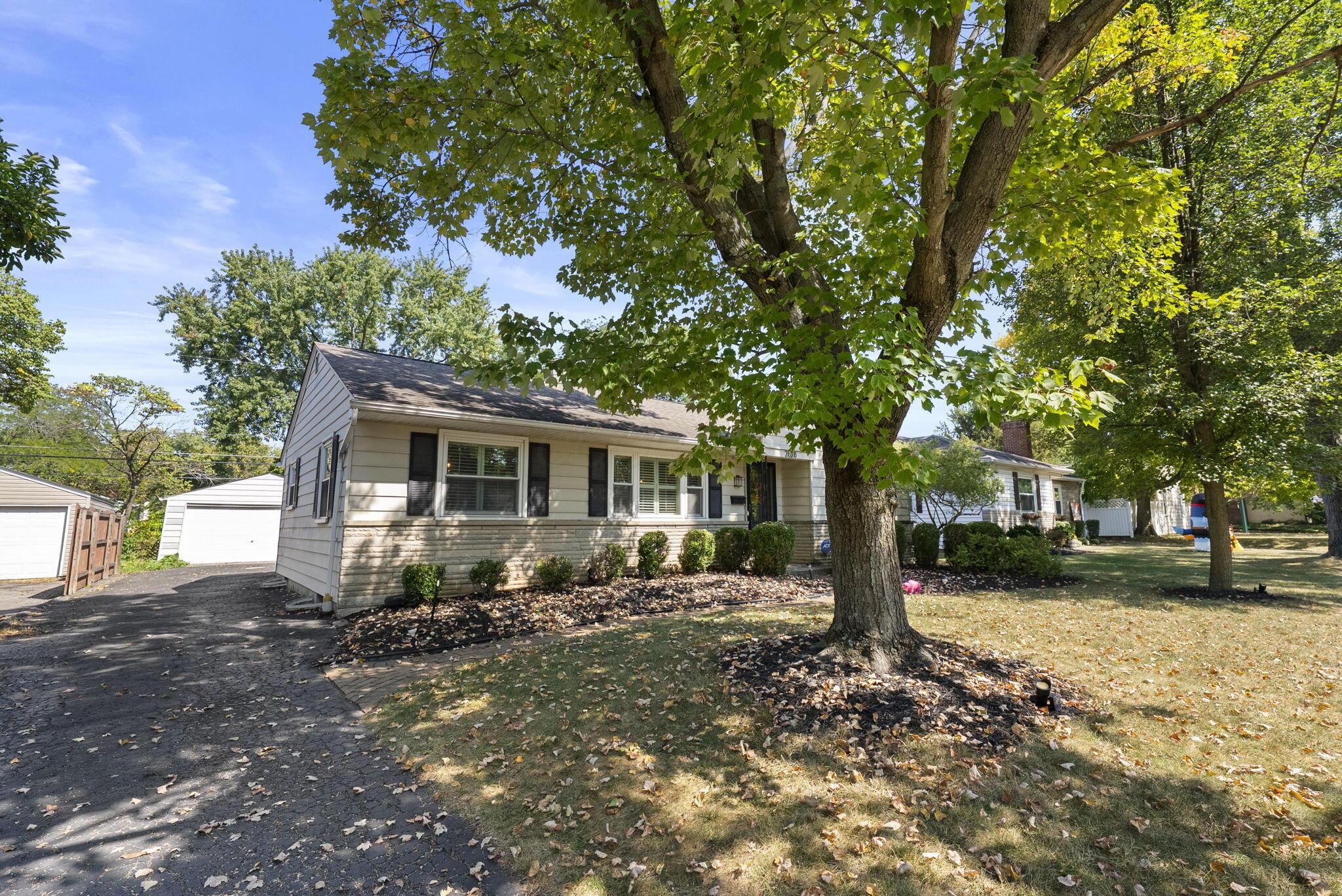 2628 Nottingham Road Columbus, OH 43221 - Photo 2 of 28 25-web-or-mls-DSC05721