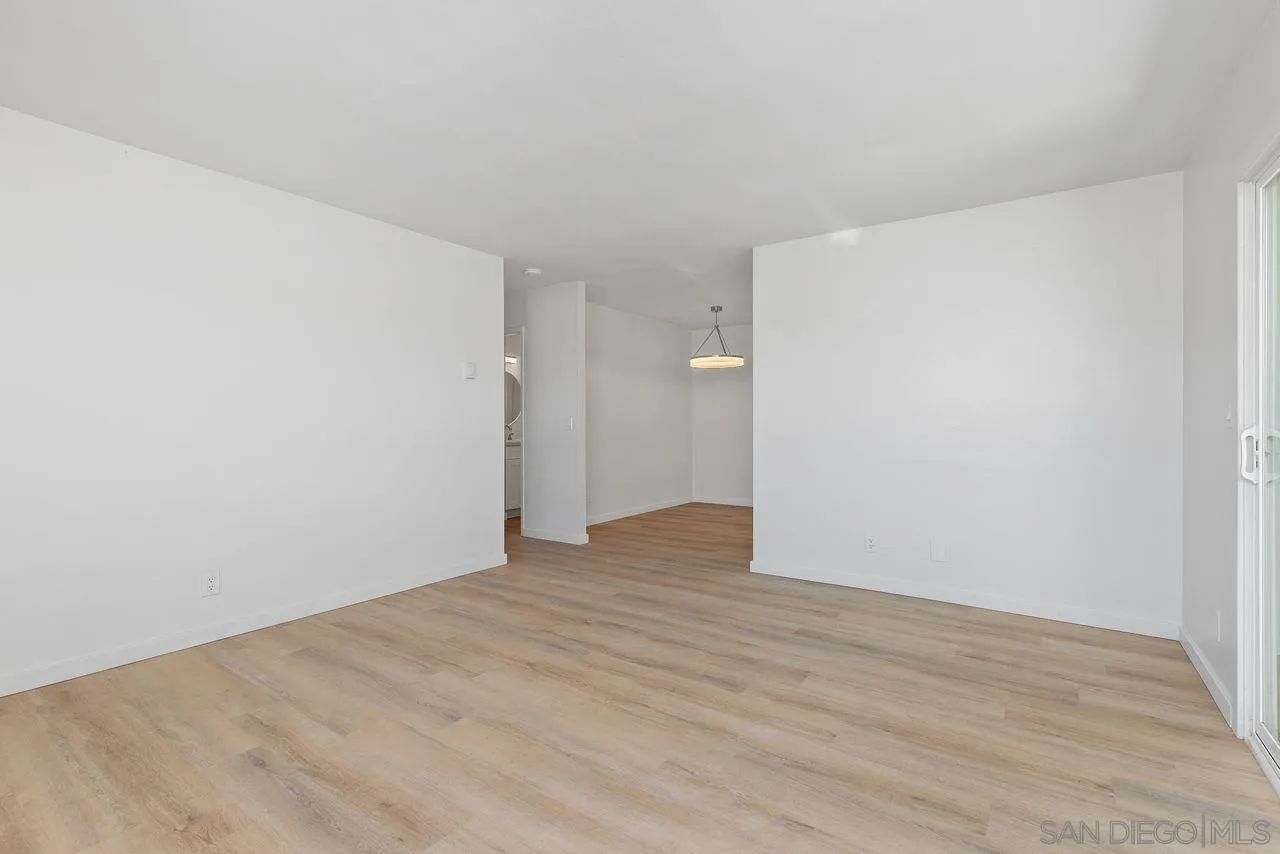 285 Aspenwood Lane Encinitas, CA 92024 - Photo 30 of 39 a view of an empty room