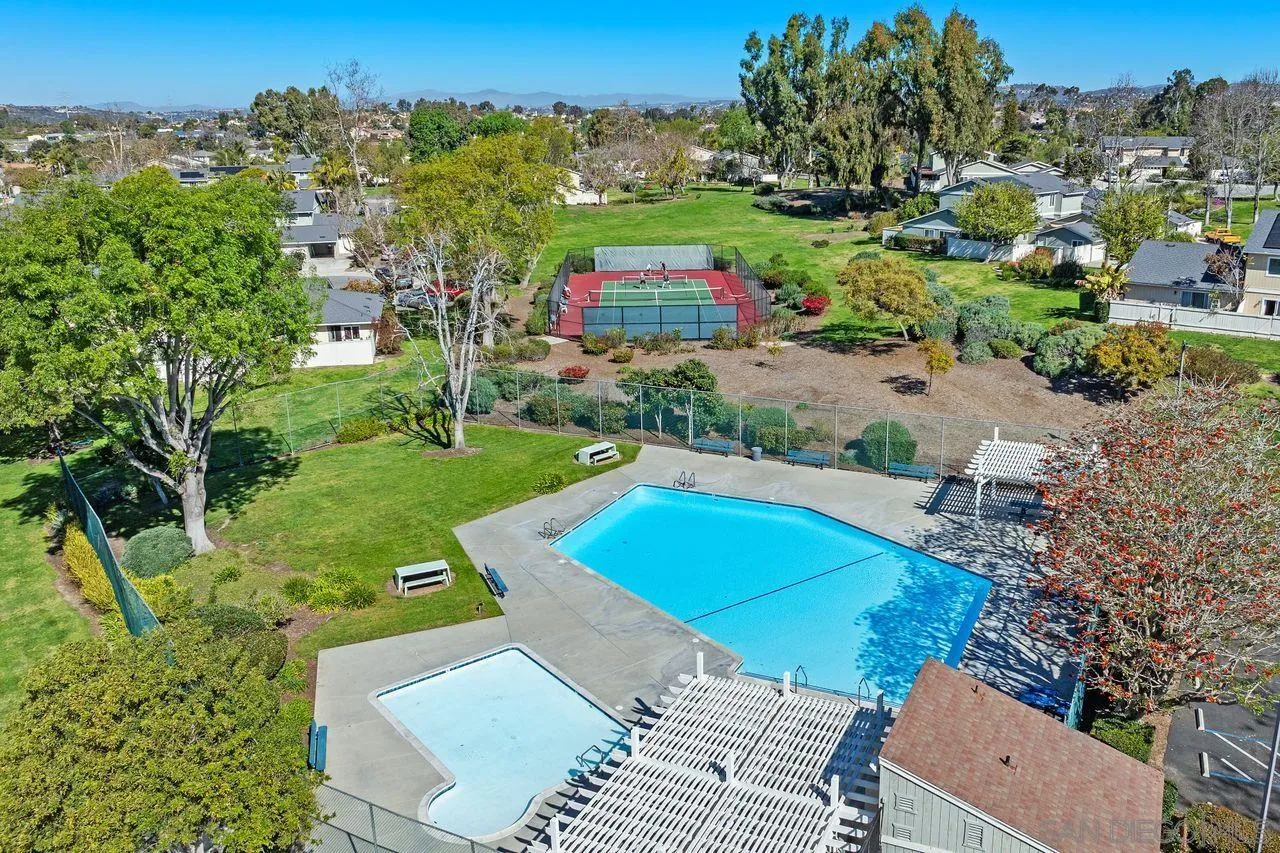 285 Aspenwood Lane Encinitas, CA 92024 - Photo 38 of 39 an aerial view of a house