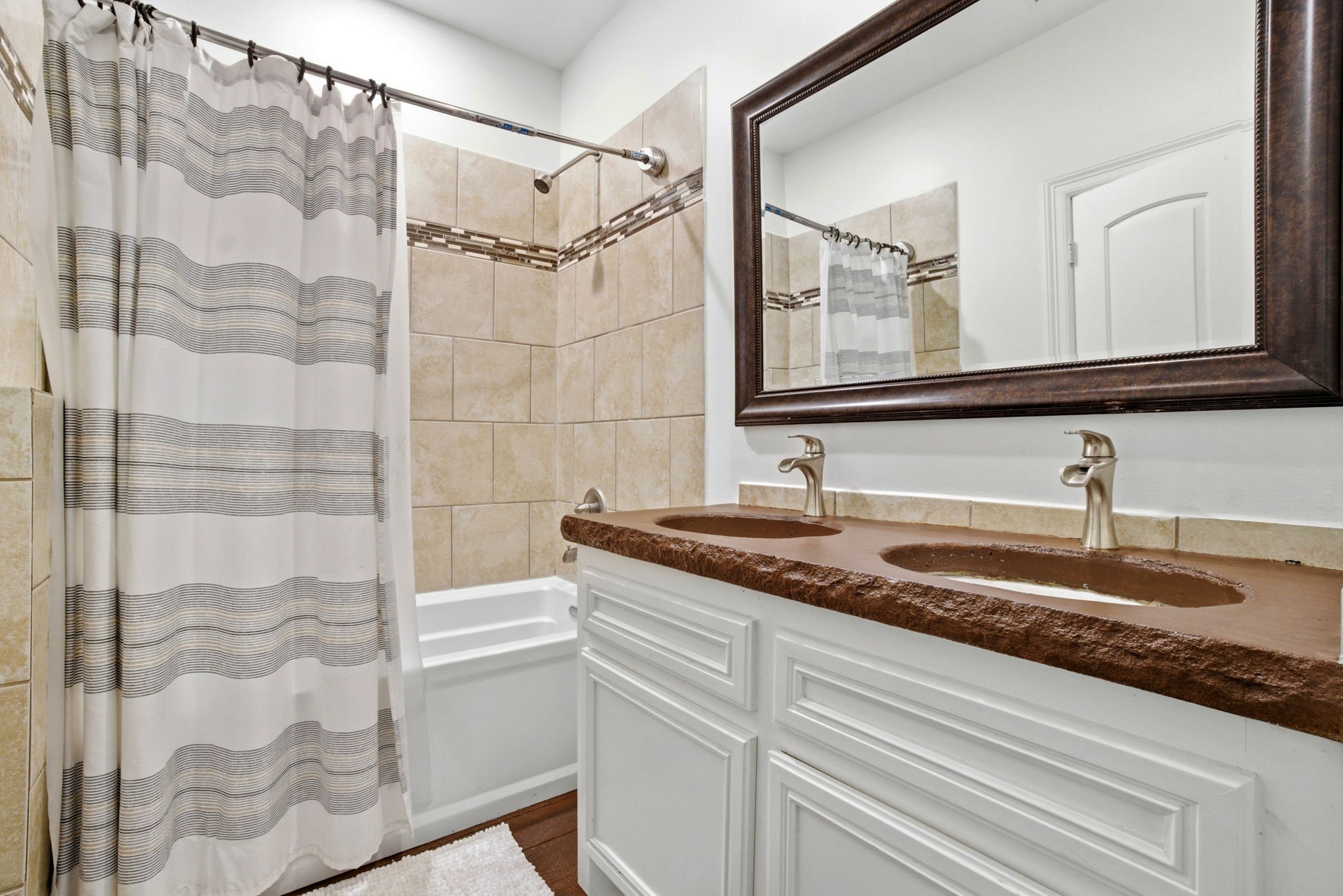 120 County Road Splendora, TX 77372 - Photo 23 of 30 Jack and Jill Bathroom between Bedrooms 3 and 4