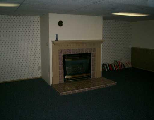 38 Gasper Road Grove City, PA 16127 - Photo 5 of 5 Den/Family/Great Room.