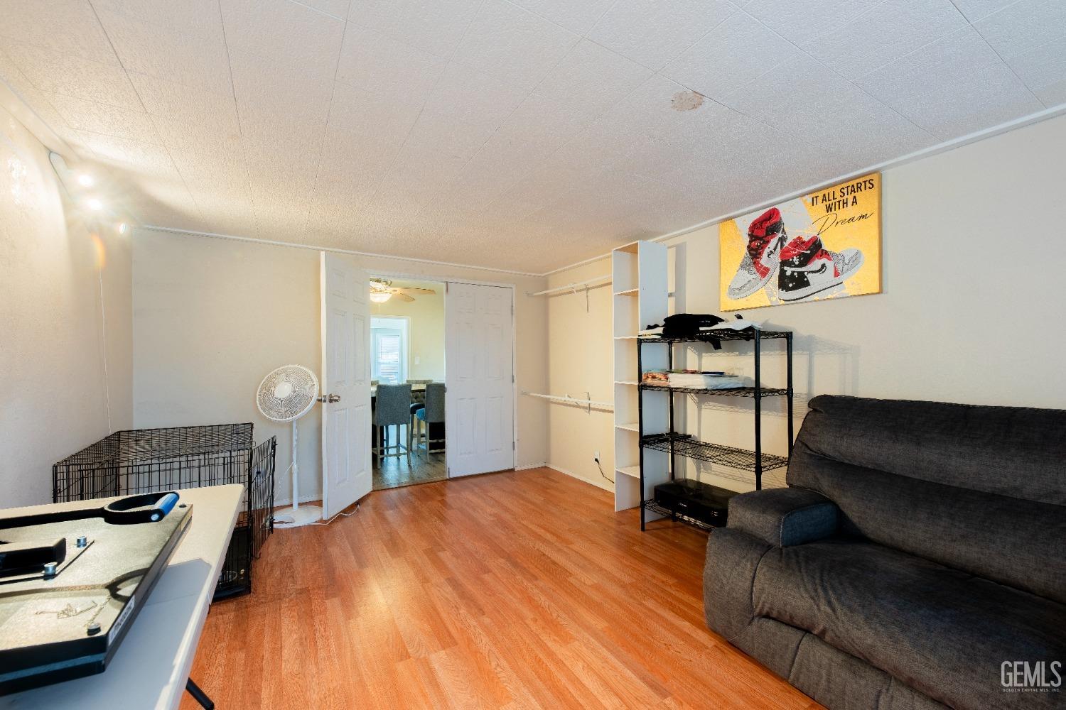 Undisclosed Address Bakersfield, CA 93305 - Photo 16 of 27 a workspace with furniture and window