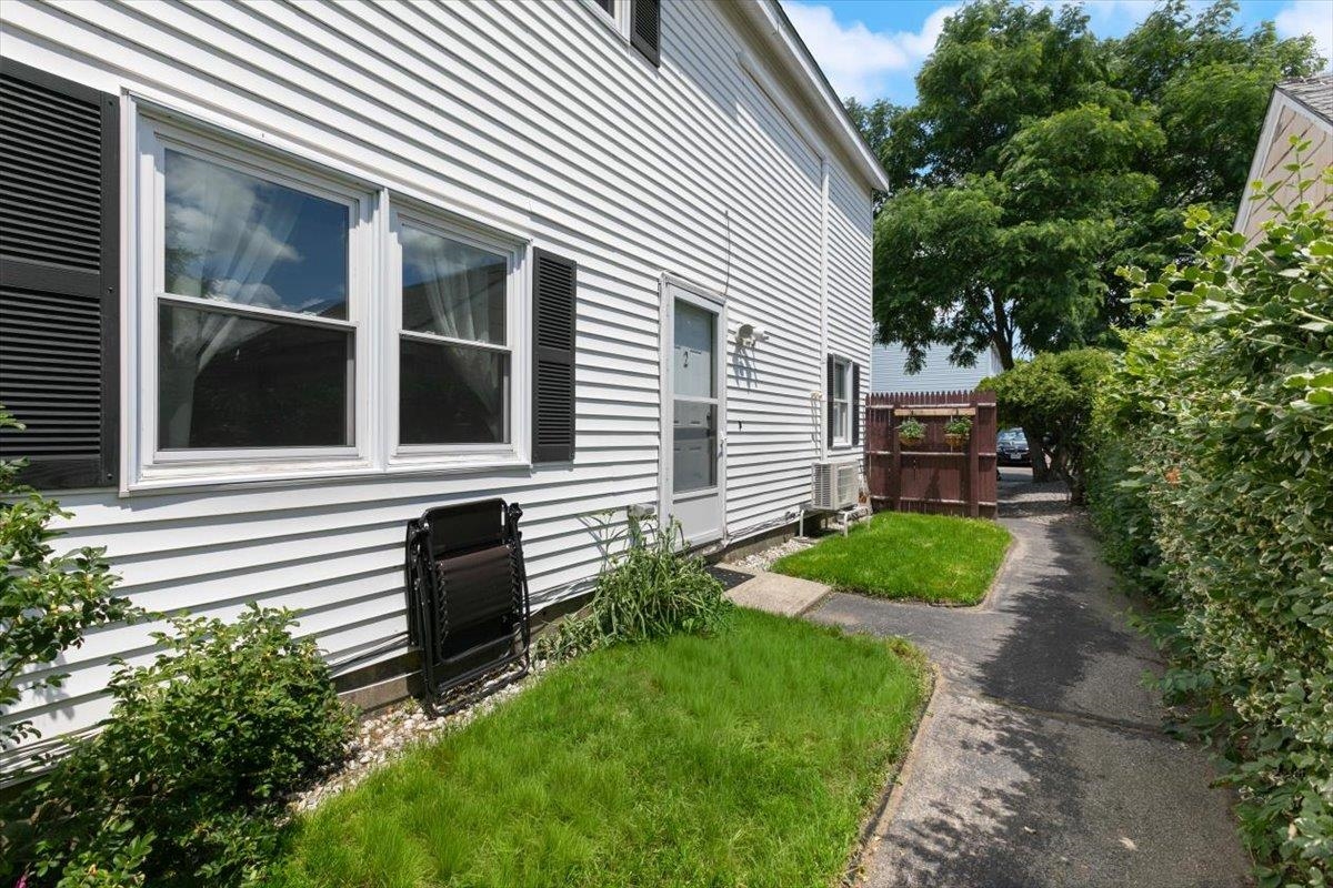 13 Batchelder Avenue, Unit 2 Manchester, NH 03103 - Photo 4 of 25