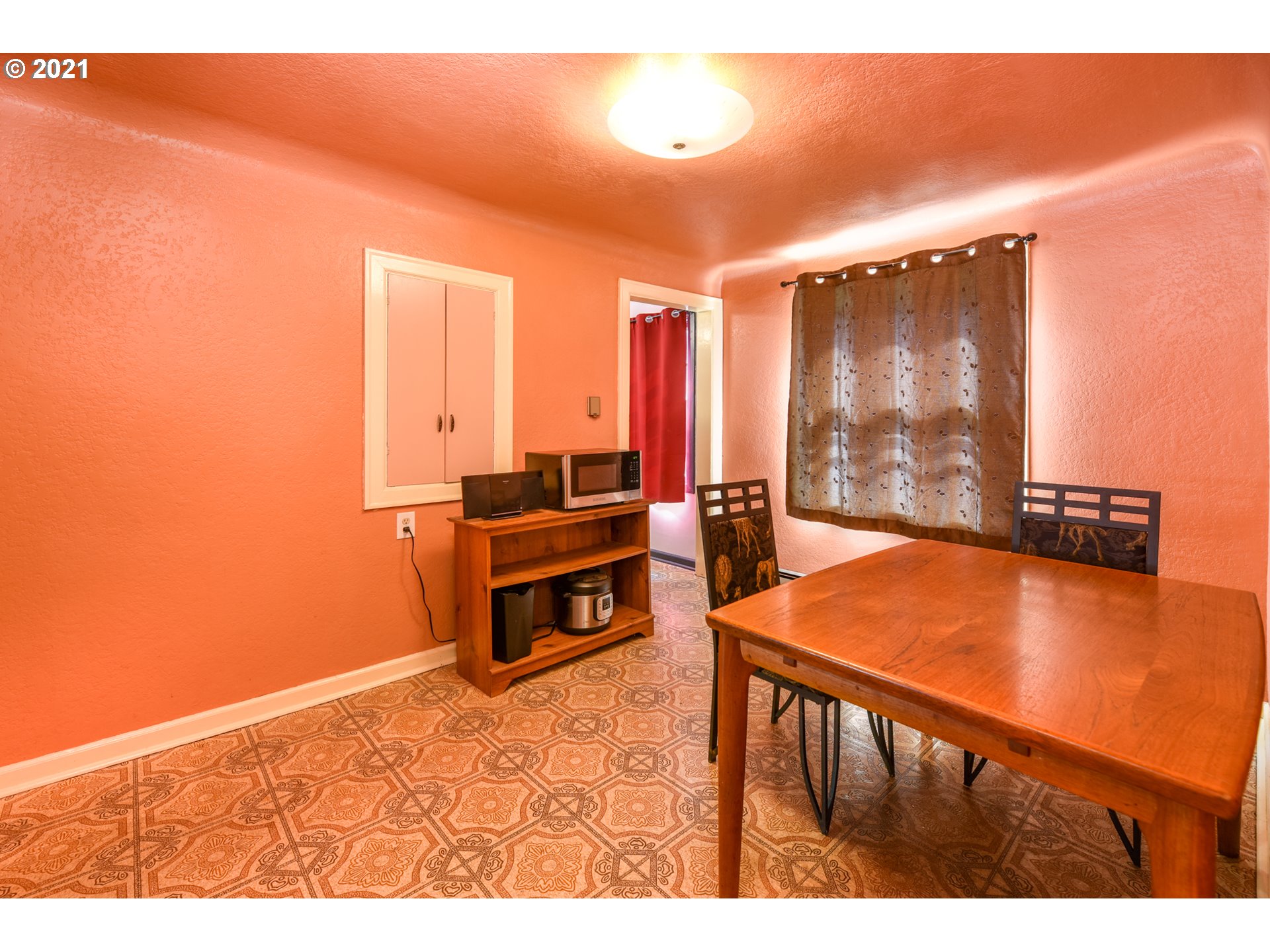116 Merry Lane Eugene, OR 97404 - Photo 10 of 26 Gallery Image 10