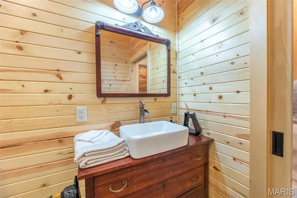 $375,000 | 970 Ripley 142w-1, Doniphan, MO 63935