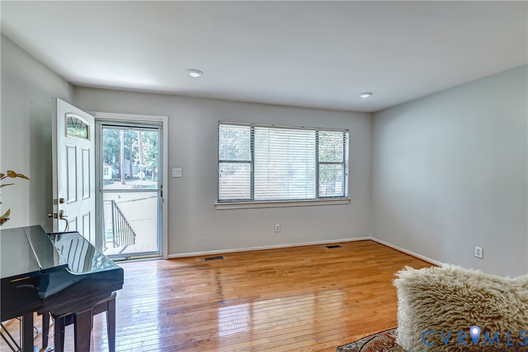 755 Clearlake Road Chesterfield, VA 23236 - Photo 4 of 29 Gallery Image 4