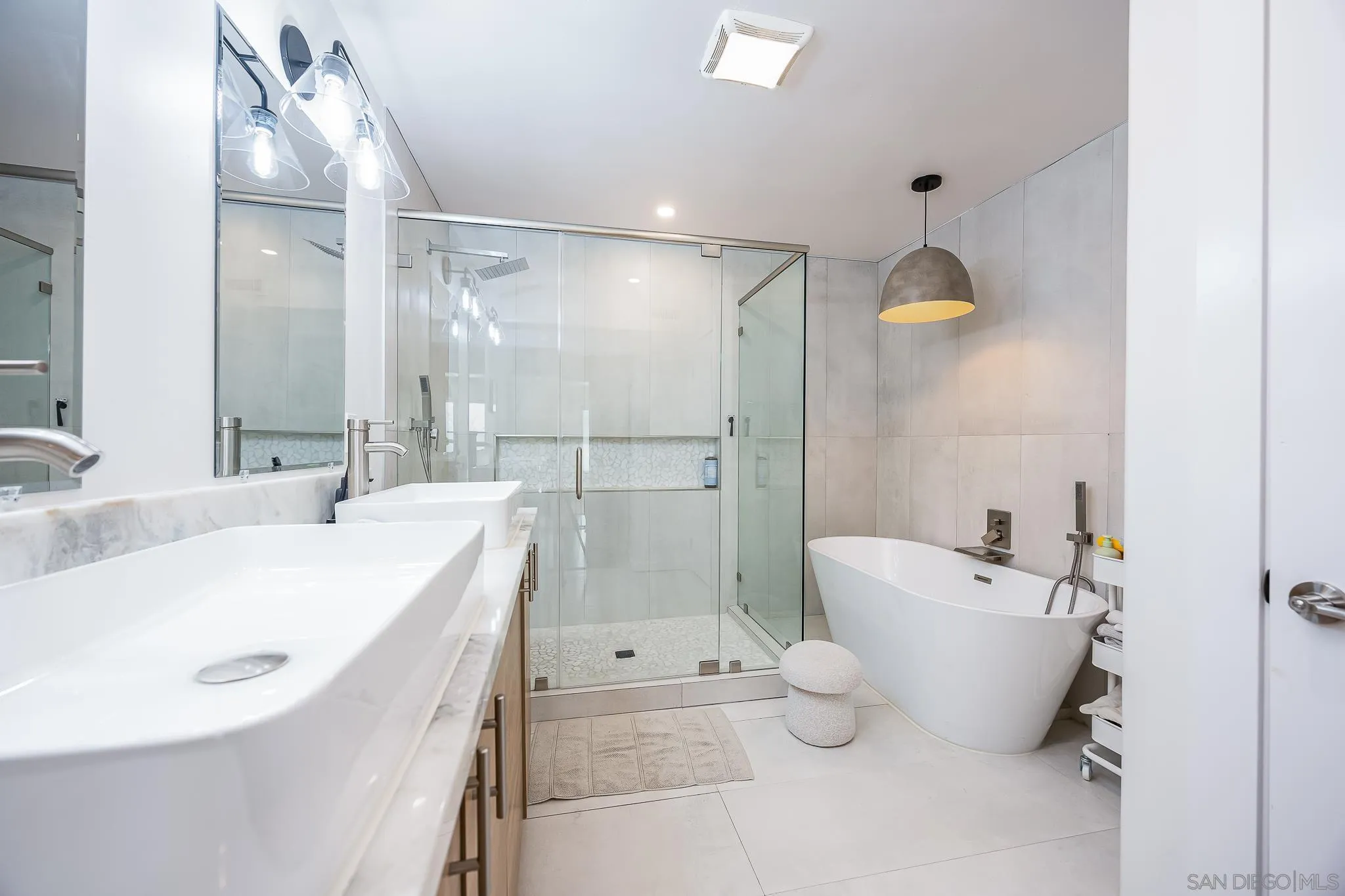 4344 Avon Drive La Mesa, CA 91941 - Photo 22 of 50 a bathroom with a tub sink and toilet