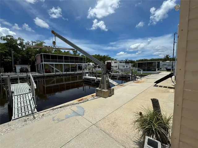 a view of a parking space with car parked