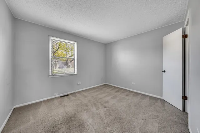 $200,000 | 1335 Gifford Court, Unit A, Hanover Park, IL 60133