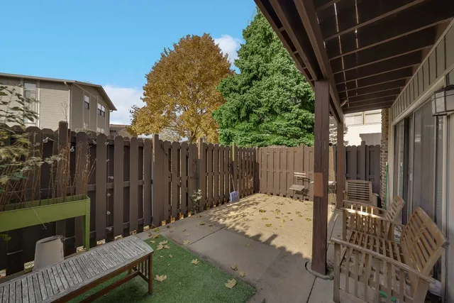 $200,000 | 1335 Gifford Court, Unit A, Hanover Park, IL 60133