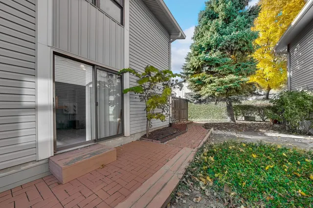 $200,000 | 1335 Gifford Court, Unit A, Hanover Park, IL 60133