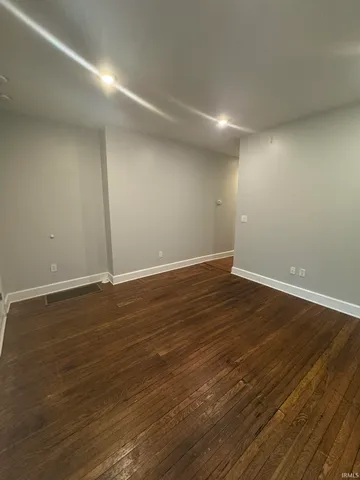 $2,125 | 729 East Hunter Avenue, Unit 1, Bloomington, IN 47401