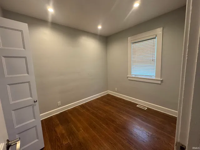 $2,125 | 729 East Hunter Avenue, Unit 1, Bloomington, IN 47401