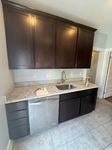 $2,125 | 729 East Hunter Avenue, Unit 1, Bloomington, IN 47401