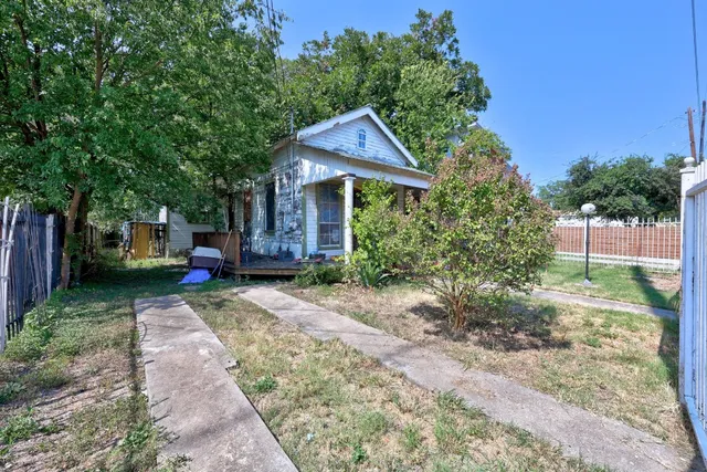 $450,000 | 2907 East 5th Street, Austin, TX 78702