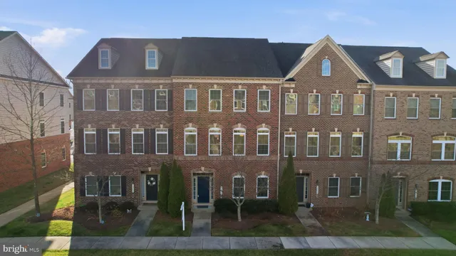 $724,900 | 13752 Senea Drive, Gainesville, VA 20155