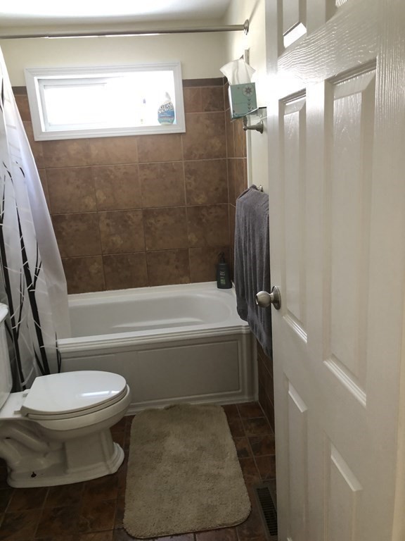 110 Sierra Vista Road Springfield, MA 01128 - Photo 7 of 9
