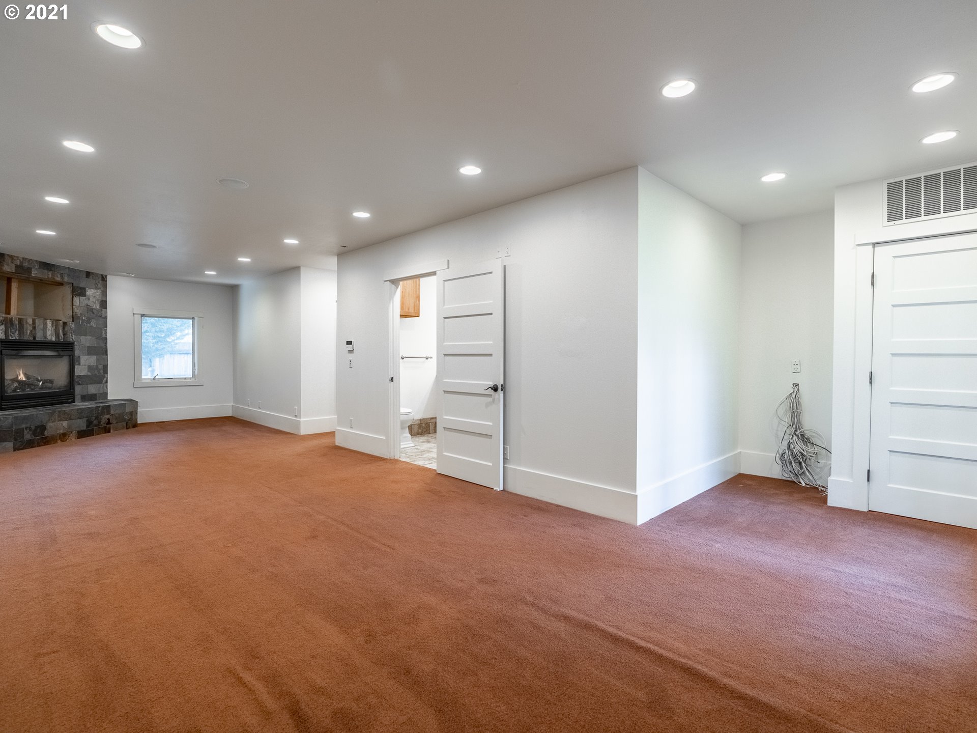 17850 Pilkington Road Lake Oswego, OR 97035 - Photo 15 of 32