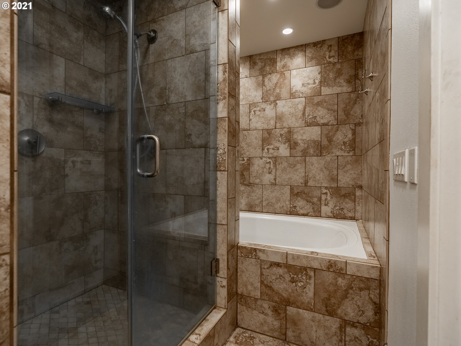 17850 Pilkington Road Lake Oswego, OR 97035 - Photo 18 of 32