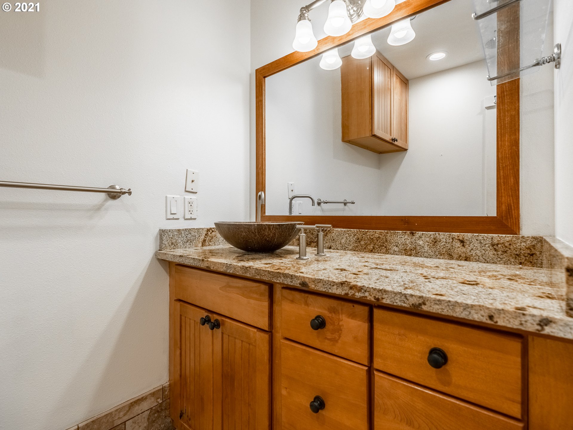 17850 Pilkington Road Lake Oswego, OR 97035 - Photo 21 of 32