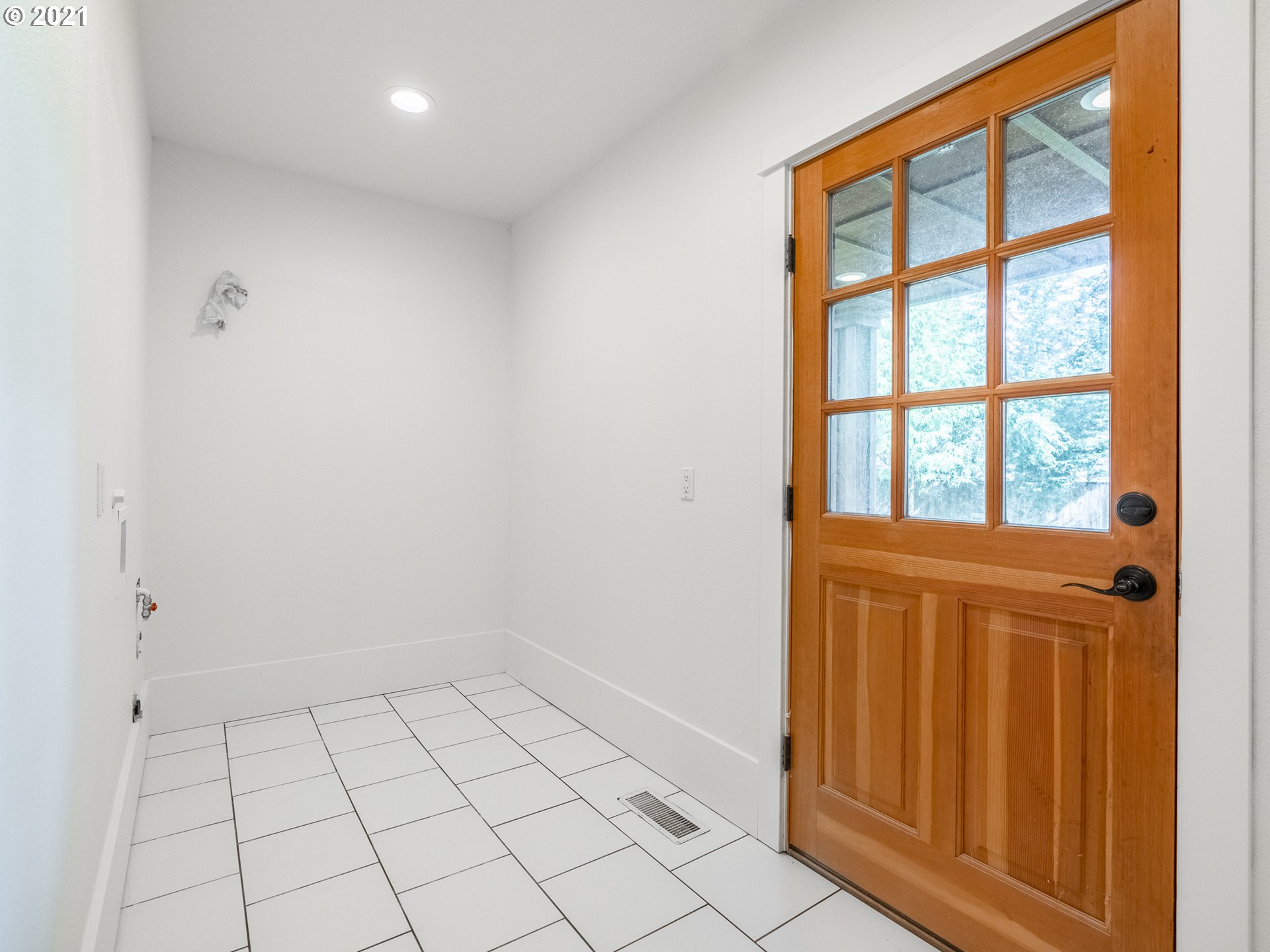 17850 Pilkington Road Lake Oswego, OR 97035 - Photo 24 of 32