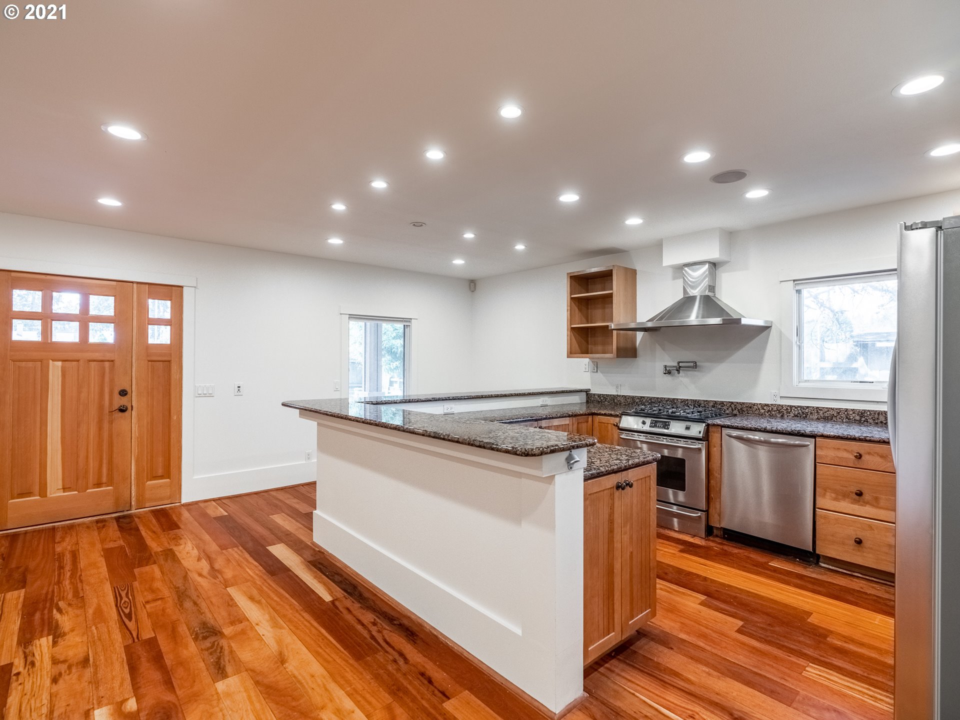 17850 Pilkington Road Lake Oswego, OR 97035 - Photo 5 of 32