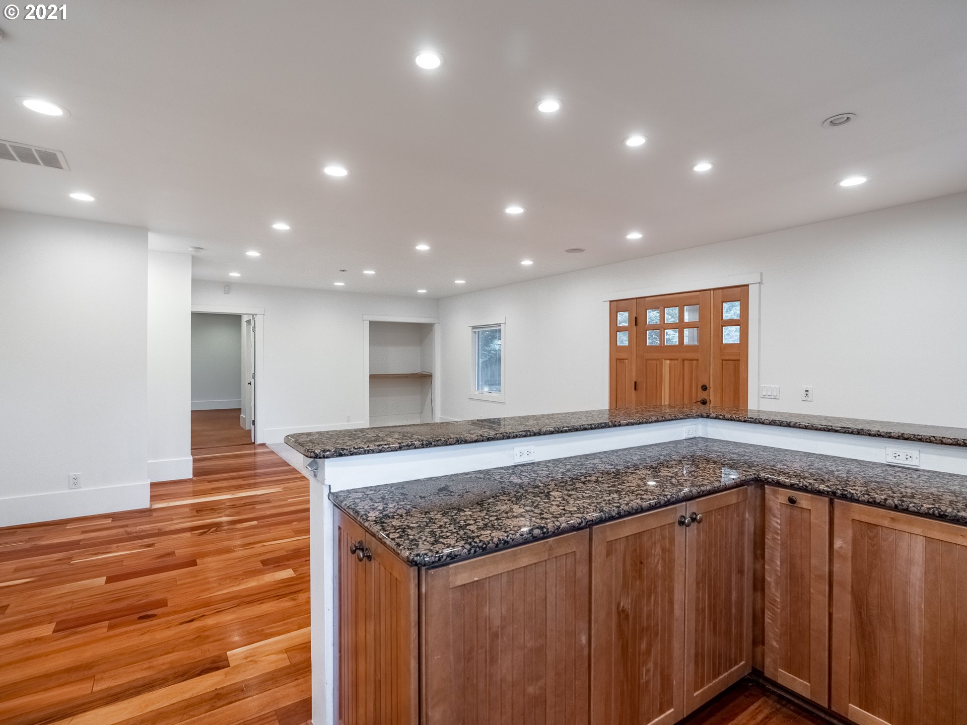 17850 Pilkington Road Lake Oswego, OR 97035 - Photo 6 of 32