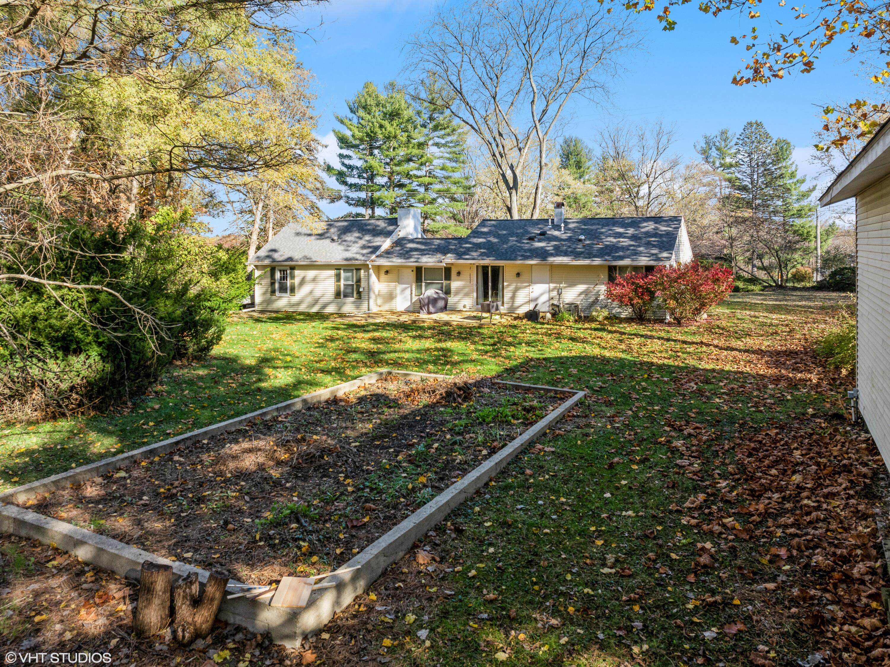 2054 Hayes Leonard Road Valparaiso, IN 46385 - Photo 14 of 38 3000x2246