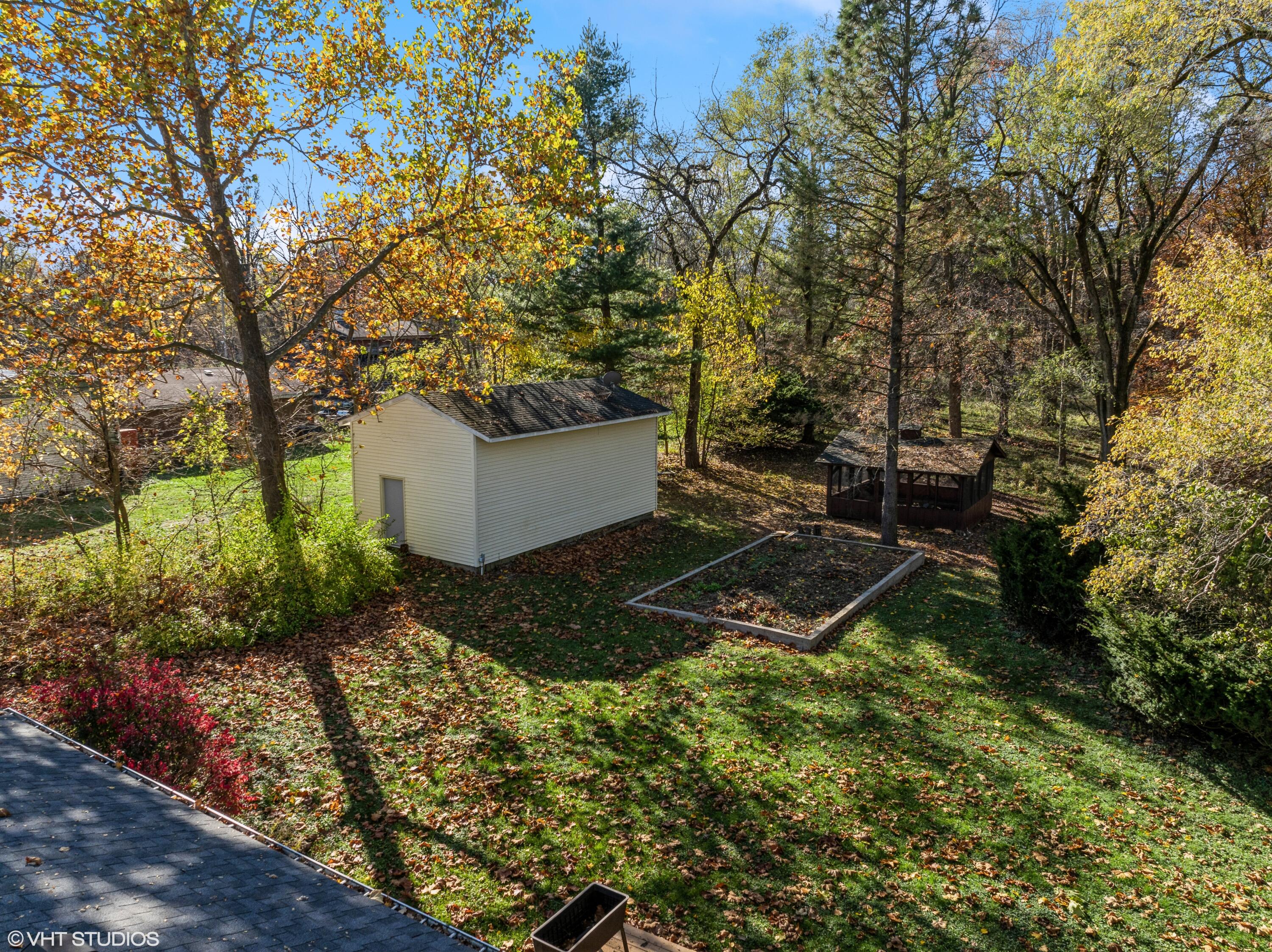 2054 Hayes Leonard Road Valparaiso, IN 46385 - Photo 17 of 38 3000x2246