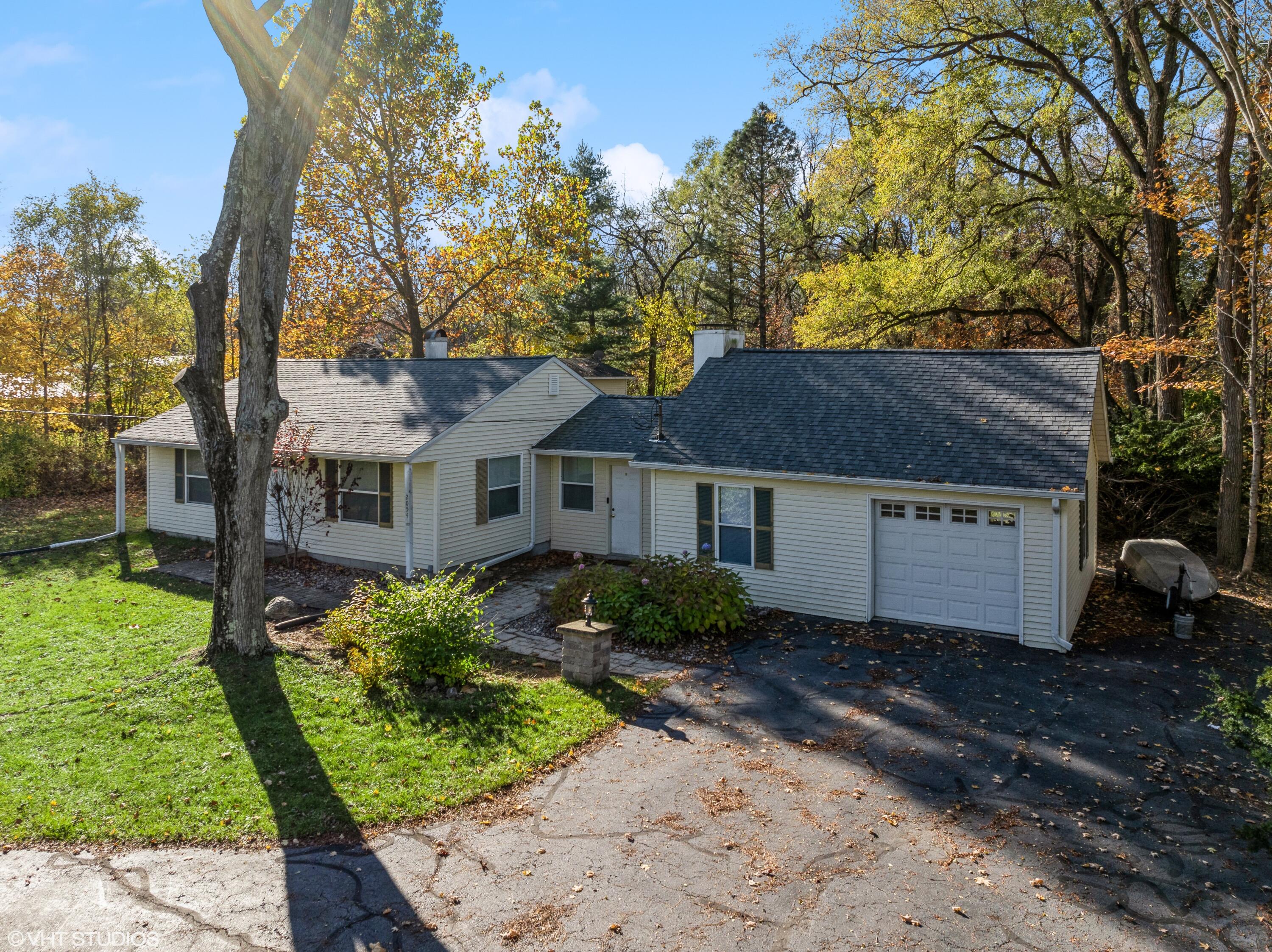 2054 Hayes Leonard Road Valparaiso, IN 46385 - Photo 2 of 38 3000x2246