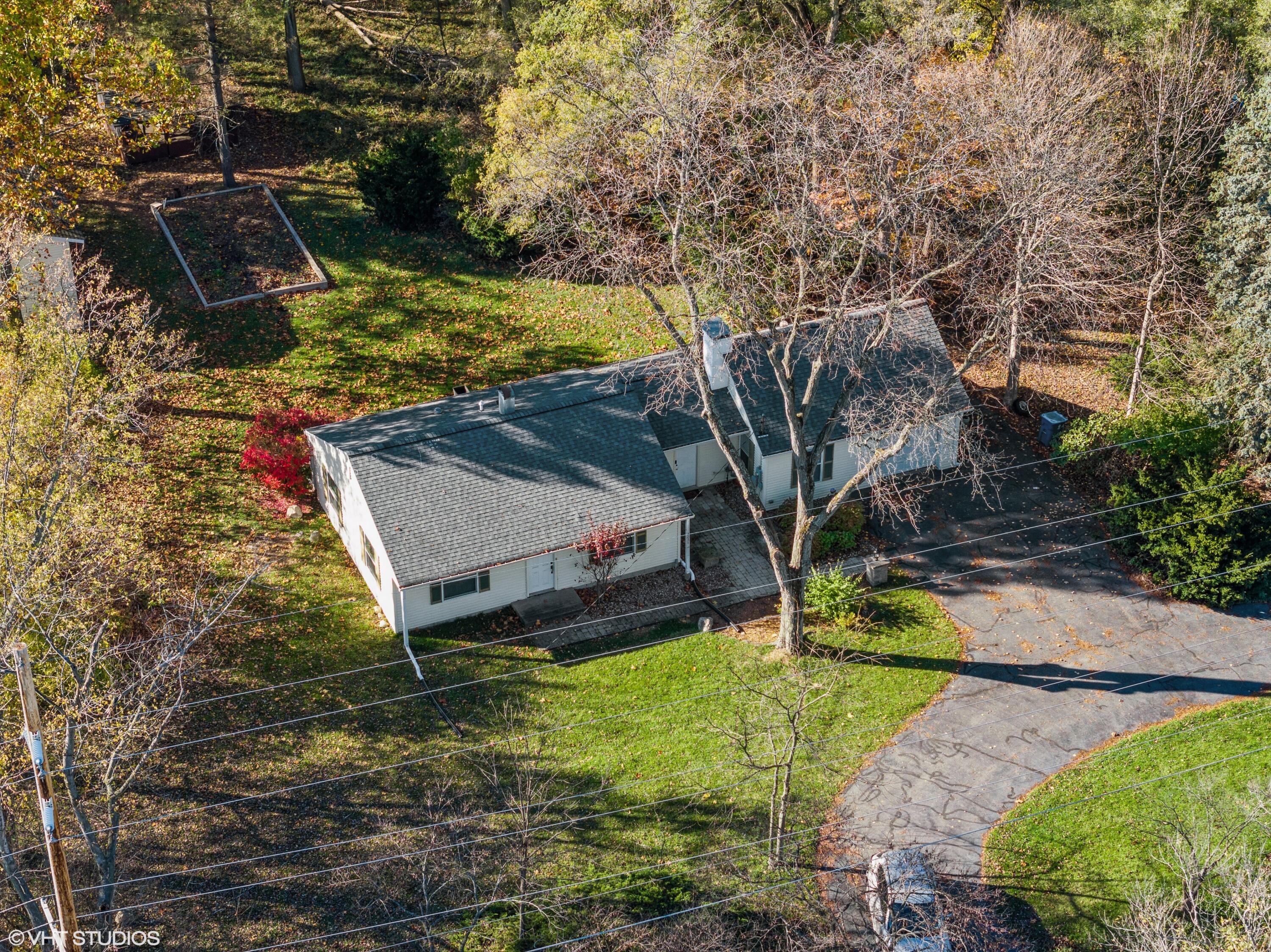 2054 Hayes Leonard Road Valparaiso, IN 46385 - Photo 3 of 38 3000x2248