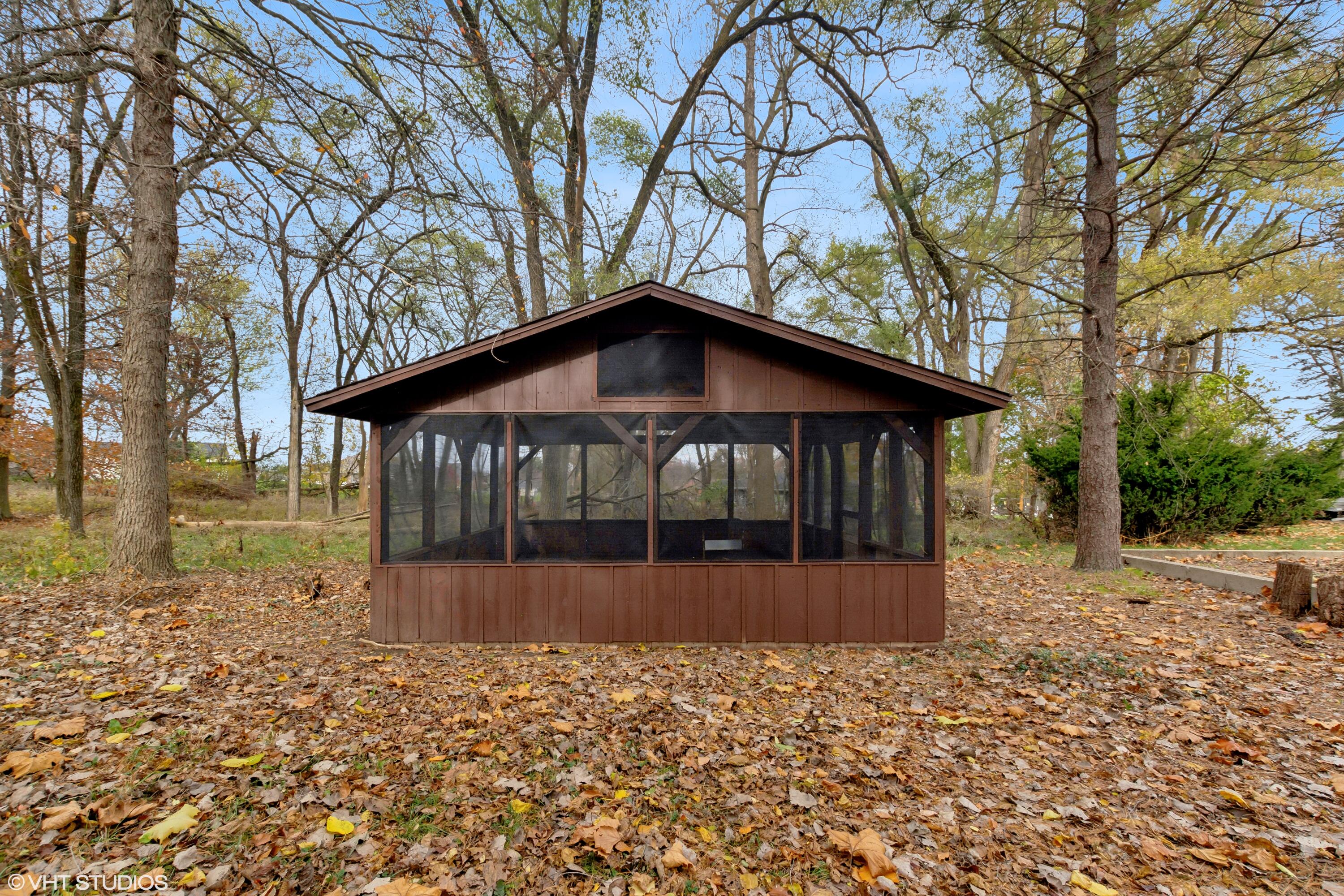 2054 Hayes Leonard Road Valparaiso, IN 46385 - Photo 34 of 38 3000x2000