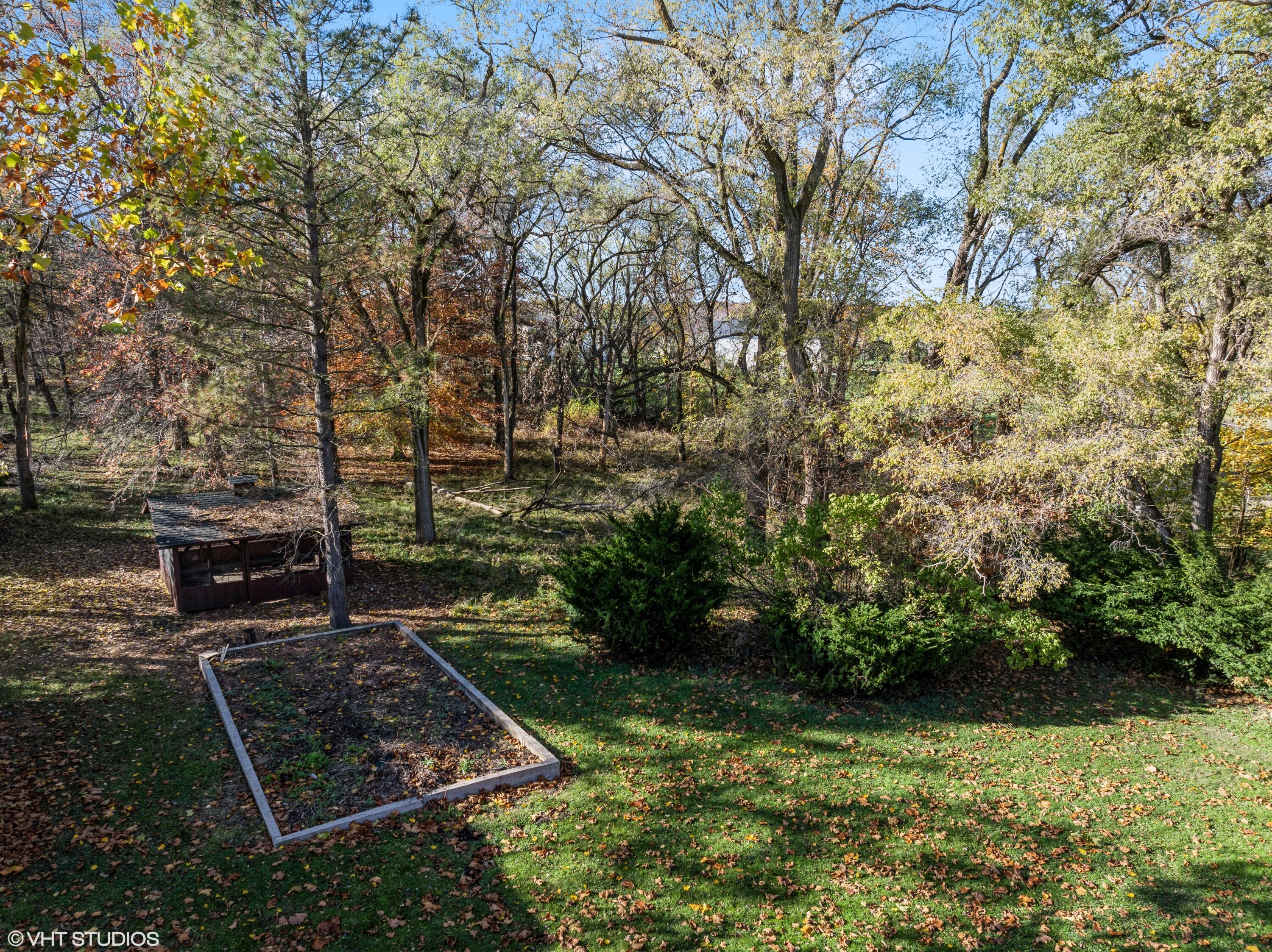 2054 Hayes Leonard Road Valparaiso, IN 46385 - Photo 4 of 38 3000x2246