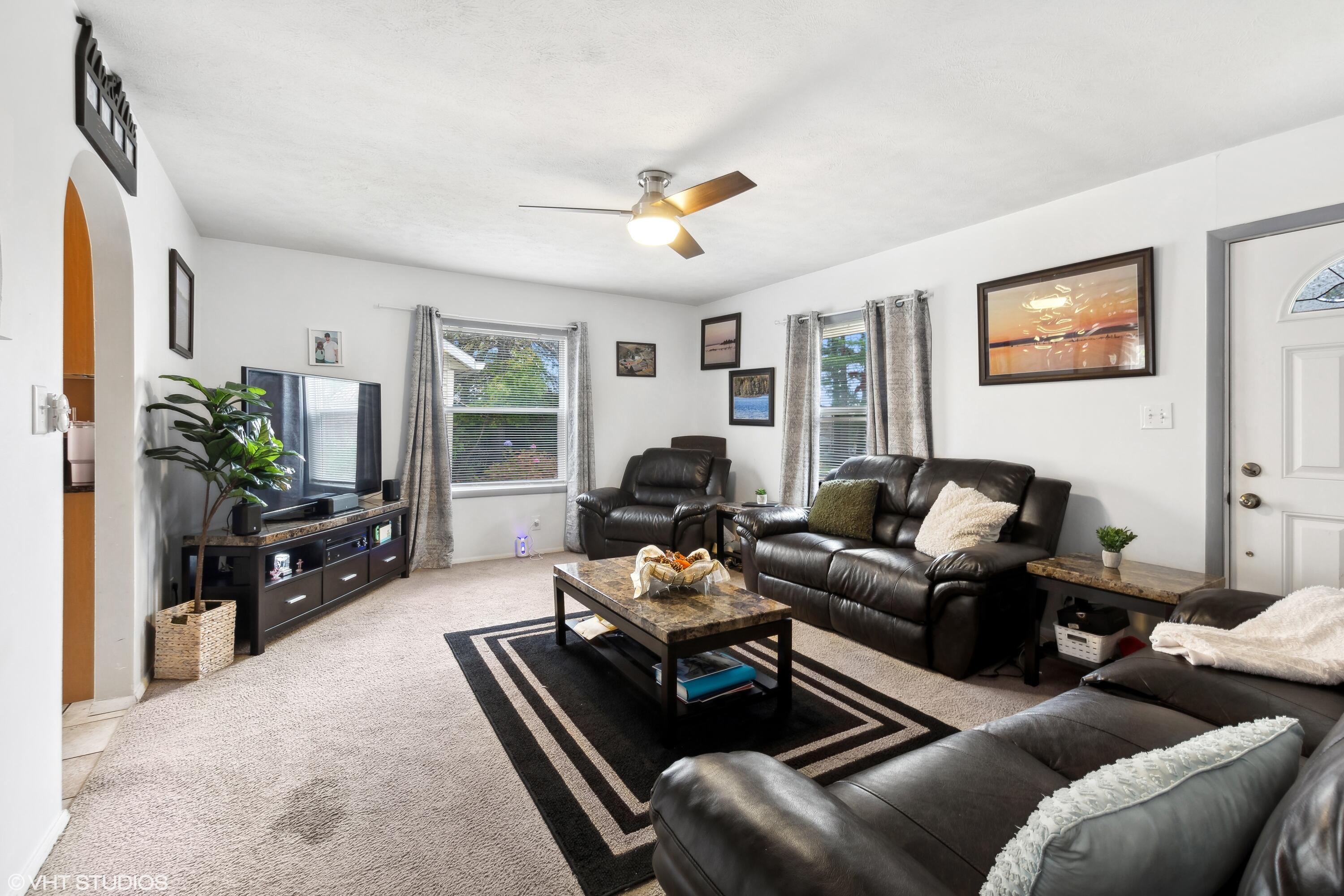 2054 Hayes Leonard Road Valparaiso, IN 46385 - Photo 6 of 38 3000x2000