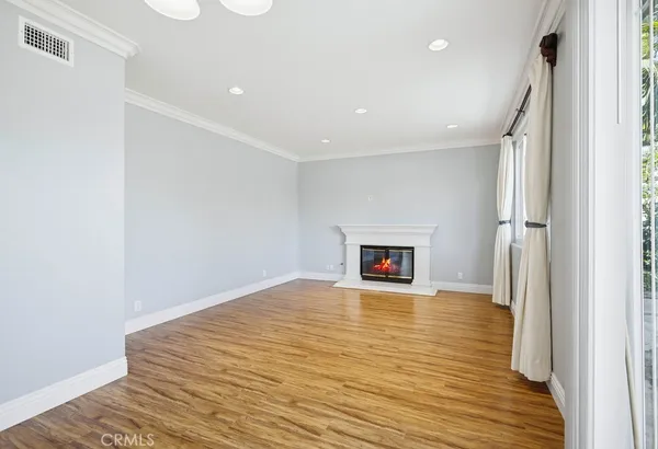 $5,300 | 34 Laconia, Irvine, CA 92614